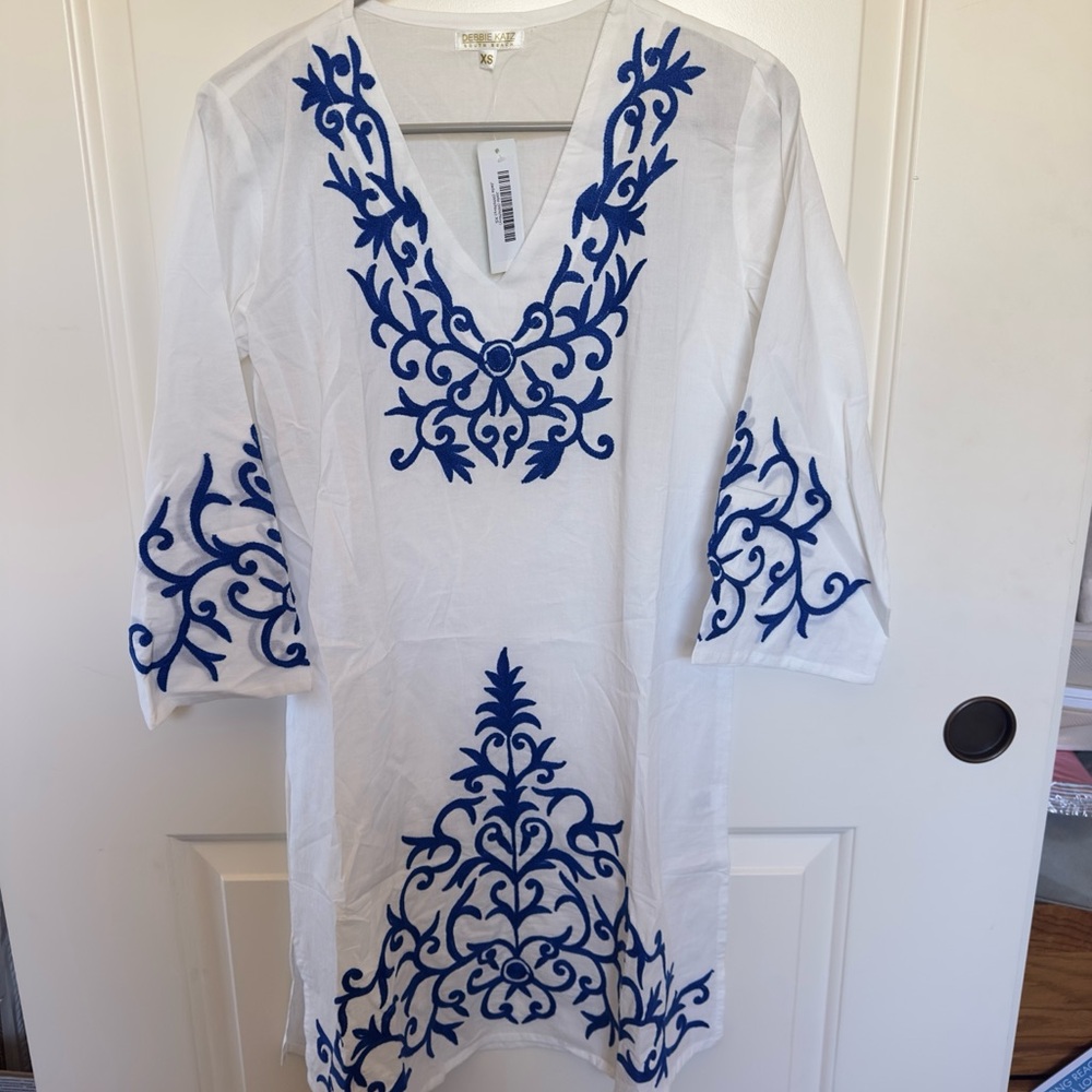 NWT Debbie Katz White and Blue Embroidered Swim Coverup XS - Picture 3 of 4